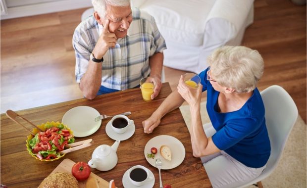 Caracterización de la población adulta mayor, hábitos alimentarios y su relación con las enfermedades transmitidas por alimentos